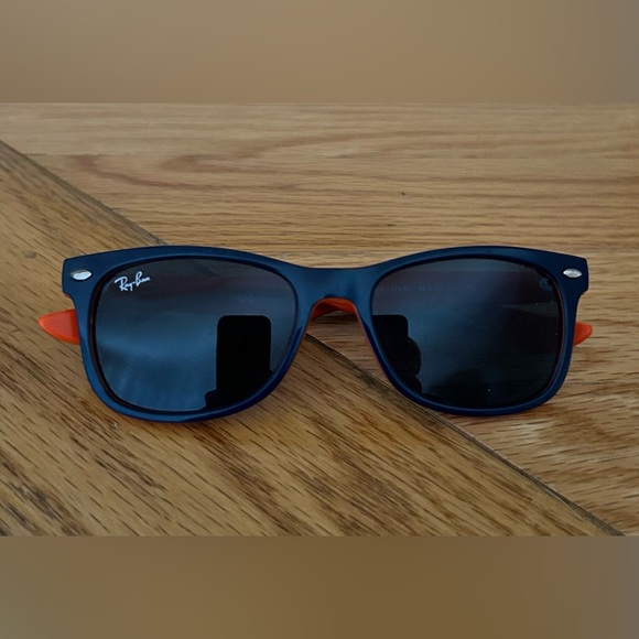 RayBan youth polarized sunglasses - new - Picture 1 of 5